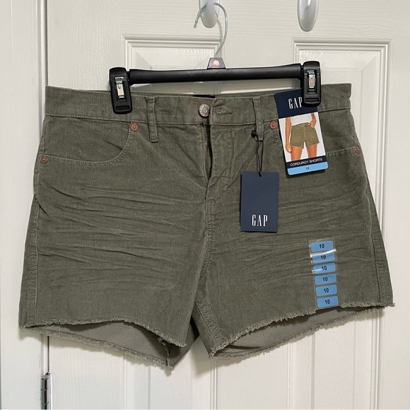 Gap corduroy shorts NWT - Picture 2 of 4